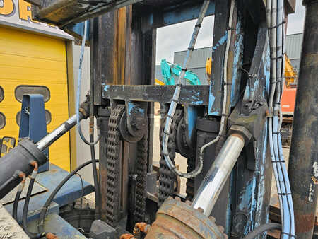 Diesel gaffeltruck 1985  Svetruck 28120-46 * 28TON Hefcapaciteit * (10)
