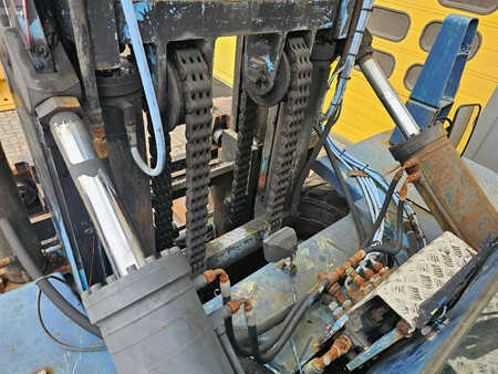 Diesel gaffeltruck 1985  Svetruck 28120-46 * 28TON Hefcapaciteit * (11)