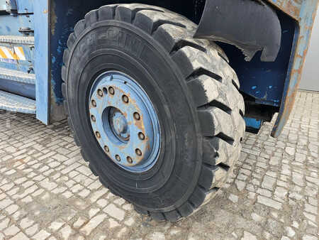 Diesel gaffeltruck 1985  Svetruck 28120-46 * 28TON Hefcapaciteit * (21)