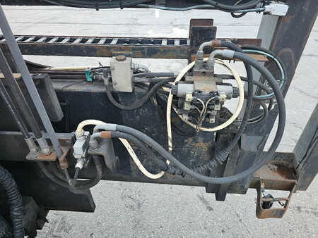 Chariots porte-conteneurs 2005  Fantuzzi FDC25K7DB (12)