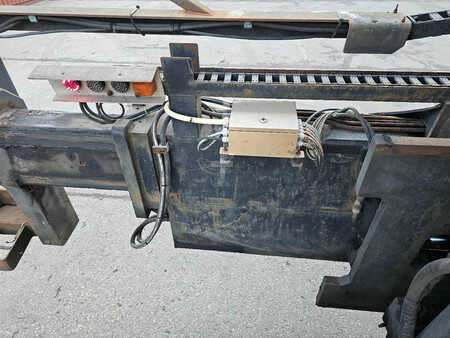 Chariots porte-conteneurs 2005  Fantuzzi FDC25K7DB (13)