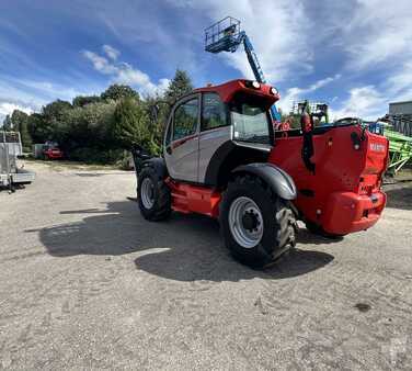 Chariots téléscopiques fixes 2023  Manitou  (12)