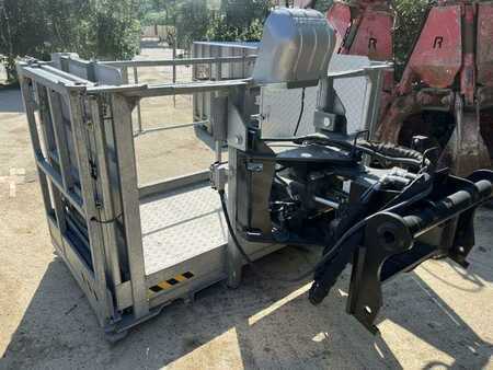 Sollevatori telescopici rigidi 2017  Manitou MRT 1640 EASY (9)