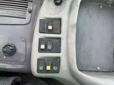 Chariots élévateurs diesel 2010  Manitou MI60H (6T / 4m) (36)