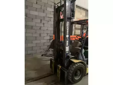 Diesel truck 2002  Komatsu FD25T-14 (2)