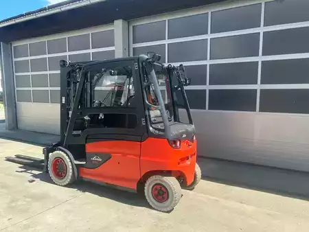 Elektro 4 Rad 2022  Linde E50Hl (1)