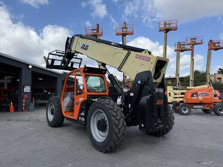 Manipulador fijo 2024  JLG 1055 (17)