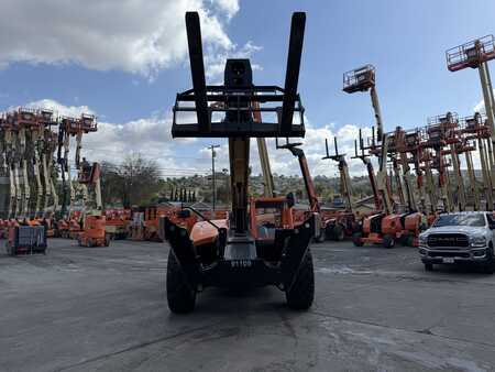 Manipulador fijo 2024  JLG 1055 (13)