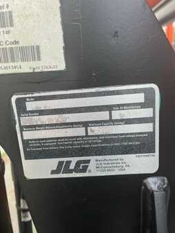 JLG 8042