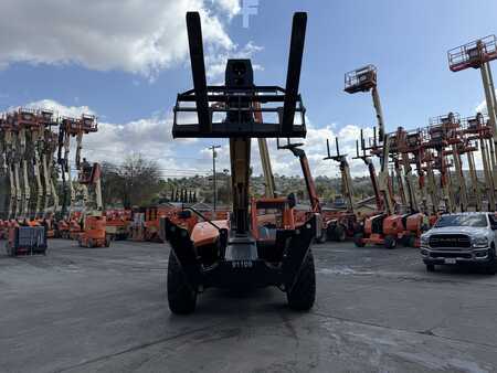 Manipulador fijo 2024  JLG 1055 (14)