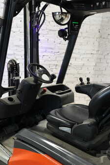 Elektro čtyřkolový VZV 2019  Linde E16P (6)