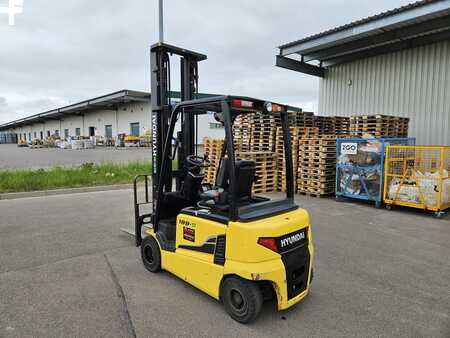 El Truck - 4-hjul 2016  Hyundai 18B-9 (3)