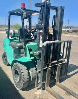 Propane Forklifts 2006  Info Unavailable                                   FG25N (1)