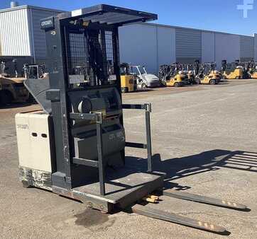 Horizontal order picker 2008  Crown SP3505-30 (1)