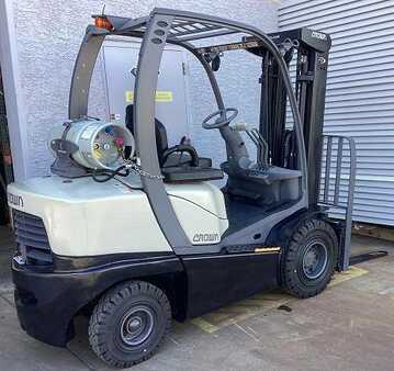 Propane Forklifts 2014  Crown C51050-50 (1)