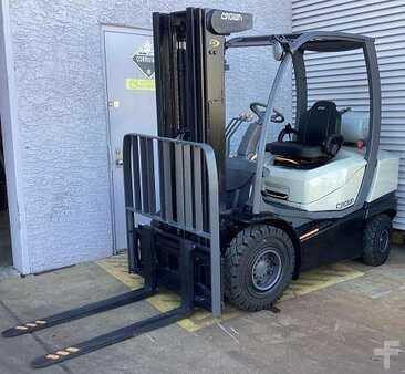 Propane Forklifts 2014  Crown C51050-50 (2)