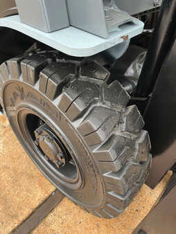 Carretilla elevadora GLP 2007  Nissan MP1F1A20LV (8)