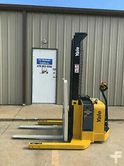 Pallet Stackers 2008  Yale MSW040SFN24TV087 (1)