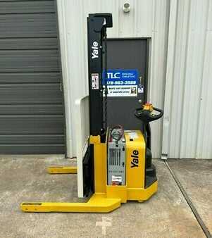 Pallet Stackers 2010  Yale MSW040SFN24TV087 (3)