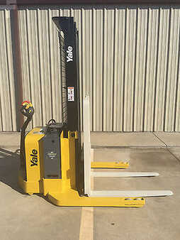 Pallet Stackers 2010  Yale MSW040SFN24TV087 (3)
