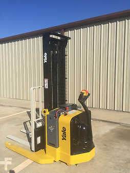 Pallet Stackers 2010  Yale MSW040SFN24TV087 (4)