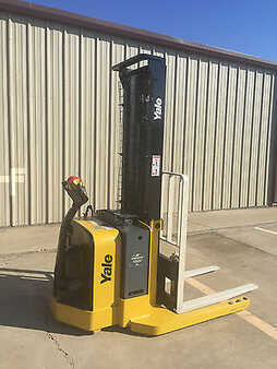 Pallet Stackers 2010  Yale MSW040SFN24TV087 (7)