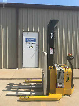 Pallet Stackers 2012  Yale MSW040SFN24TV087 (2)