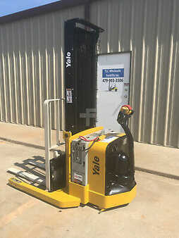 Pallet Stackers 2012  Yale MSW040SFN24TV087 (4)