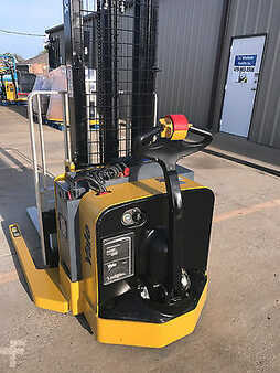 Pallet Stackers 2012  Yale MSW040SFN24TV087 (4)