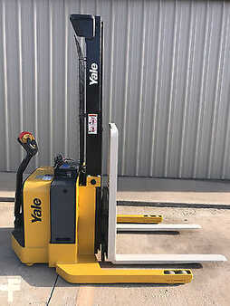 Pallet Stackers 2012  Yale MSW040SFN24TV087 (7)