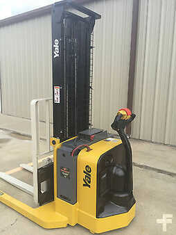 Pallet Stackers 2012  Yale MSW040SFN24TV087 (3)