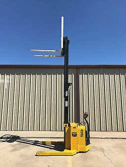 Pallet Stackers 2012  Yale MSW040SFN24TV087 (2)