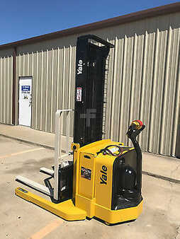 Pallet Stackers 2012  Yale MSW040SFN24TV087 (3)