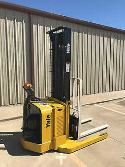 Pallet Stackers 2012  Yale MSW040SFN24TV087 (8)