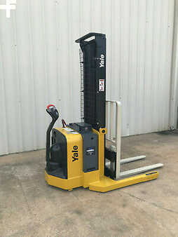 Pallet Stackers 2012  Yale MSW040SFN24TV087 (4)