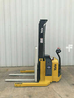 Pallet Stackers 2012  Yale MSW040SFN24TV087 (7)