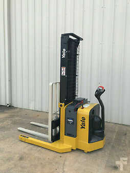 Pallet Stackers 2012  Yale MSW040SFN24TV087 (8)