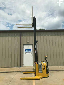 Pallet Stackers 2013  Yale MSW040SFN24TV087 (2)