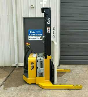 Pallet Stackers 2014  Yale MSW040SFN24TV087 (1)