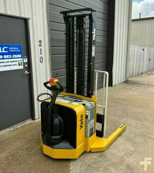 Pallet Stackers 2014  Yale MSW040SFN24TV087 (7)