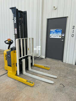 Pallet Stackers 2014  Yale MSW040SFN24TV087 (5)