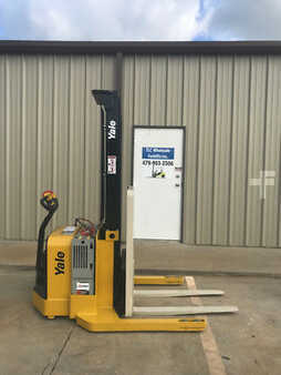 Pallet Stackers 2013  Yale MSW040SFN24TV087 (2)