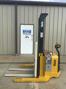 Pallet Stackers 2013  Yale MSW040SFN24TV087 (3)