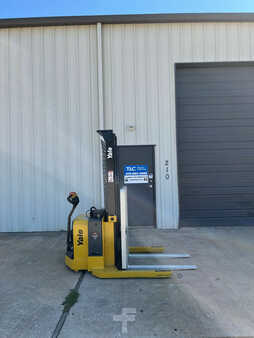 Pallet Stackers 2015  Yale MSW040SFN24TV087 (1)