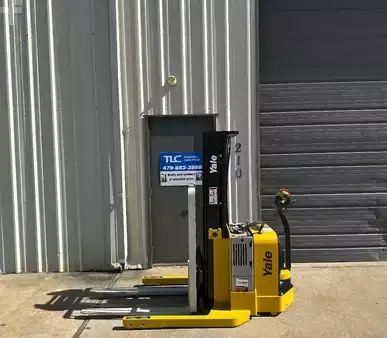 Pallet Stackers 2015  Yale MSW040SFN24TE072 (1)