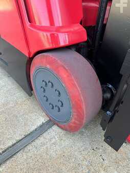 Apilador conductor incorporado 2013  Raymond  (10)