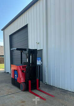 Apilador conductor incorporado 2013  Raymond  (7)