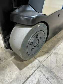 Stackers stand-on 2011  Crown RC 5530-30 (10)