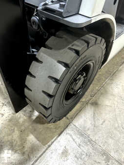 Carretilla elevadora GLP 2013  Nissan MP1F1A20LV (10)