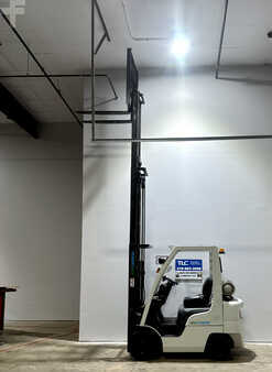 Carretilla elevadora GLP 2013  Nissan MP1F1A20LV (2)